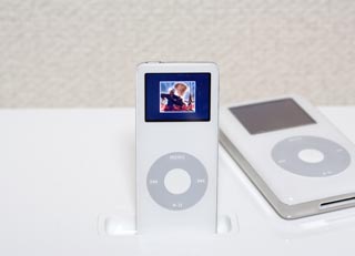 iPod nanoにジャケット写真が写ってる